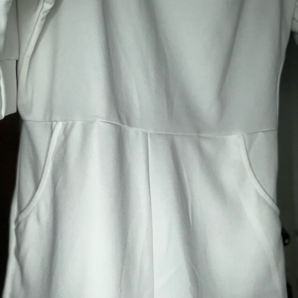 White romper - Picture 4 of 5